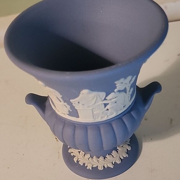 Classic Blue and White Mini Urn - Picture 3 of 9